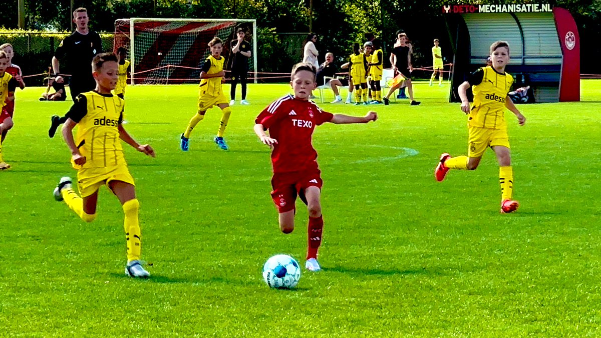 AberdeenFCYouth's tweet photo. 🏆🇳🇱 A fantastic weekend for our U12’s, finishing 2nd at the @mvctoptoernooi!

Some great performances against the likes of Chelsea, Borussia Dortmund, Feyenoord, KRC Genk and AZ Alkmaar.

Thank you to the tournament organisers, we are looking forward to next year!

#StandFree 🔴 https://t.co/kdPnQGTrrV