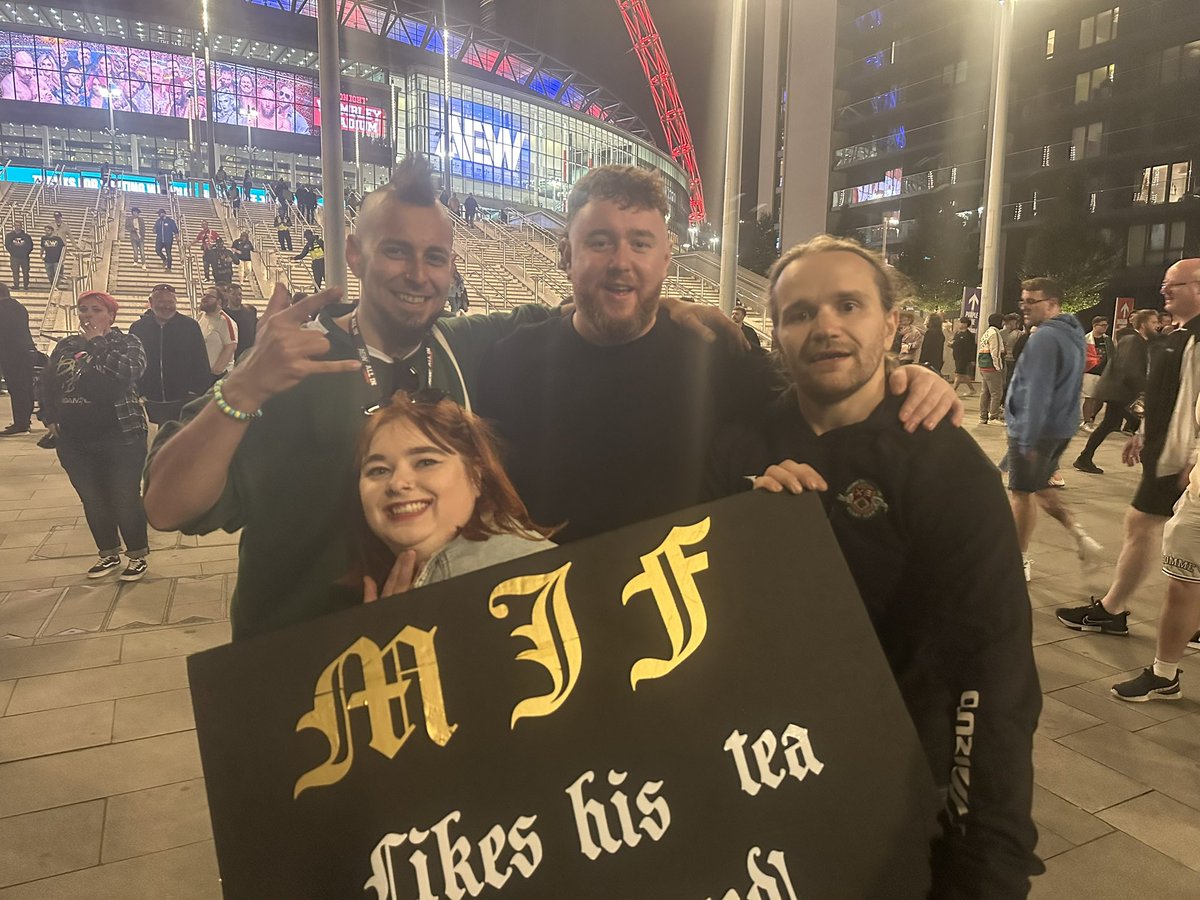 daniel_ford_1's tweet photo. What a night @AEW @WrestleTalk_TV https://t.co/A4dk2D6Lmg