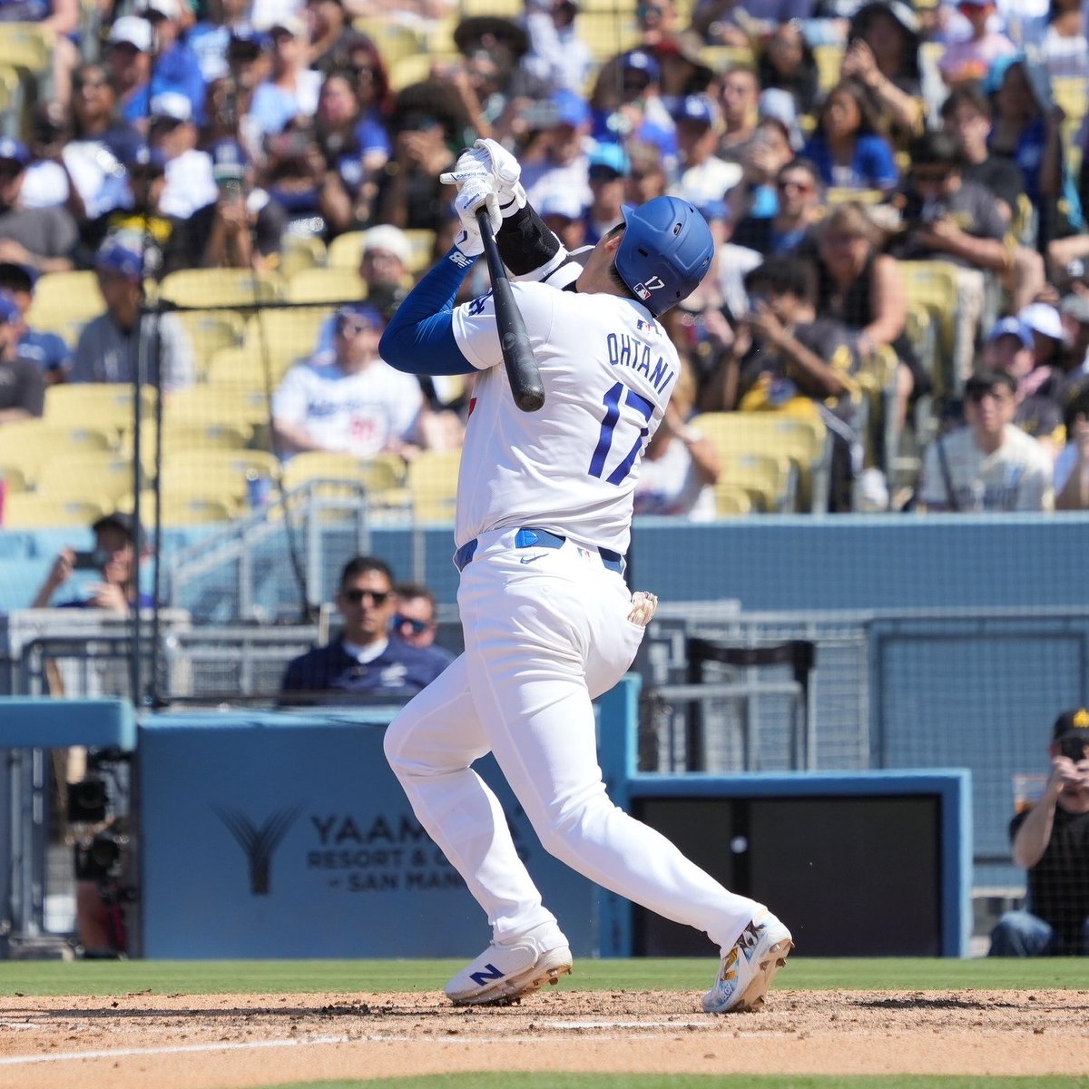 89_letsplay's tweet photo. 第4打席で左手首に死球を受けた #ドジャース #大谷翔平 選手
一度ベンチ裏に下がり、その後戻ってきました👀
左手首は大丈夫そうでしょうか…😰
Photo by Hiroshi Matsumoto
#ShoheiOhtani #Shotime #Dodgers #LetsGoDo...
https://t.co/5S0z8YeIkL