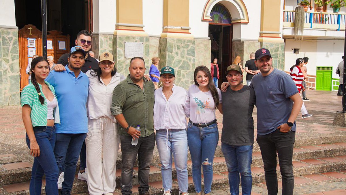 PaolaHolguin's tweet photo. Cada recorrido por los municipios es un proceso de escucha que alimenta el alma y el sentido de nuestra labor política (Carolina del Príncipe, Norte de Antioquia) @CeDemocratico https://t.co/nPgg5W9D5n