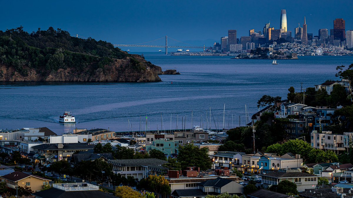 Thank you - Michael Parker - for capturing such a beautiful shot of us returning from a Sunset Cruise! 😍
We’ve got space tonight at 6:30 pm. Book your tickets online and don’t forget your picnic dinner. 😊 #angelislandferry #sunsetcruise #tiburon #sanfrancisco #views