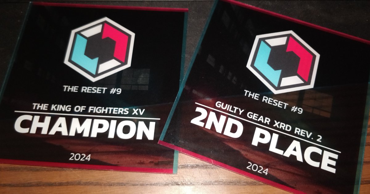 Jemowarida's tweet photo. Won KOFXV and somehow managed to reach Grand Finals in Xrd at #TheReset9 ! I love the trophies, very nice and shiny. GGs everyone, until next year! https://t.co/XSV5WkGzHk
