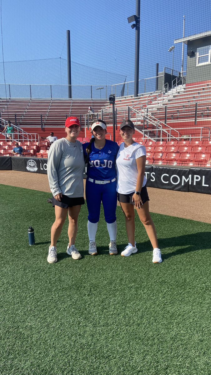 miafleming2025's tweet image. I had an amazing time at the @BradleySoftball camp today! Thank you @CoachSWillis22, @lo_gambone, and @cait_bone3 for a great day! I loved talking to all of the players about the softball program! Go Braves!!❤️🤍

@DukesMidwest @Shockwaves2024 @TNMojo07 @CoachBruceMojo