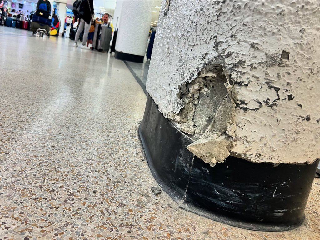 BecauseMiami's tweet photo. Miami International Airport: Third World Government, Fourth World Infrastructure #BecauseMiami https://t.co/QlprpsEE9d
