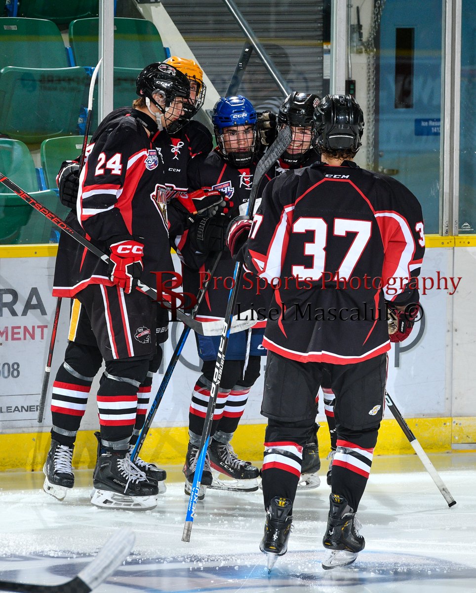 camrosekodiaks's tweet photo. Some flicks from our first preseason game last night against @WolverinesJrA  courtesy of @prosportsphoto 🏒

#GoKods https://t.co/gdvrkTs3U3