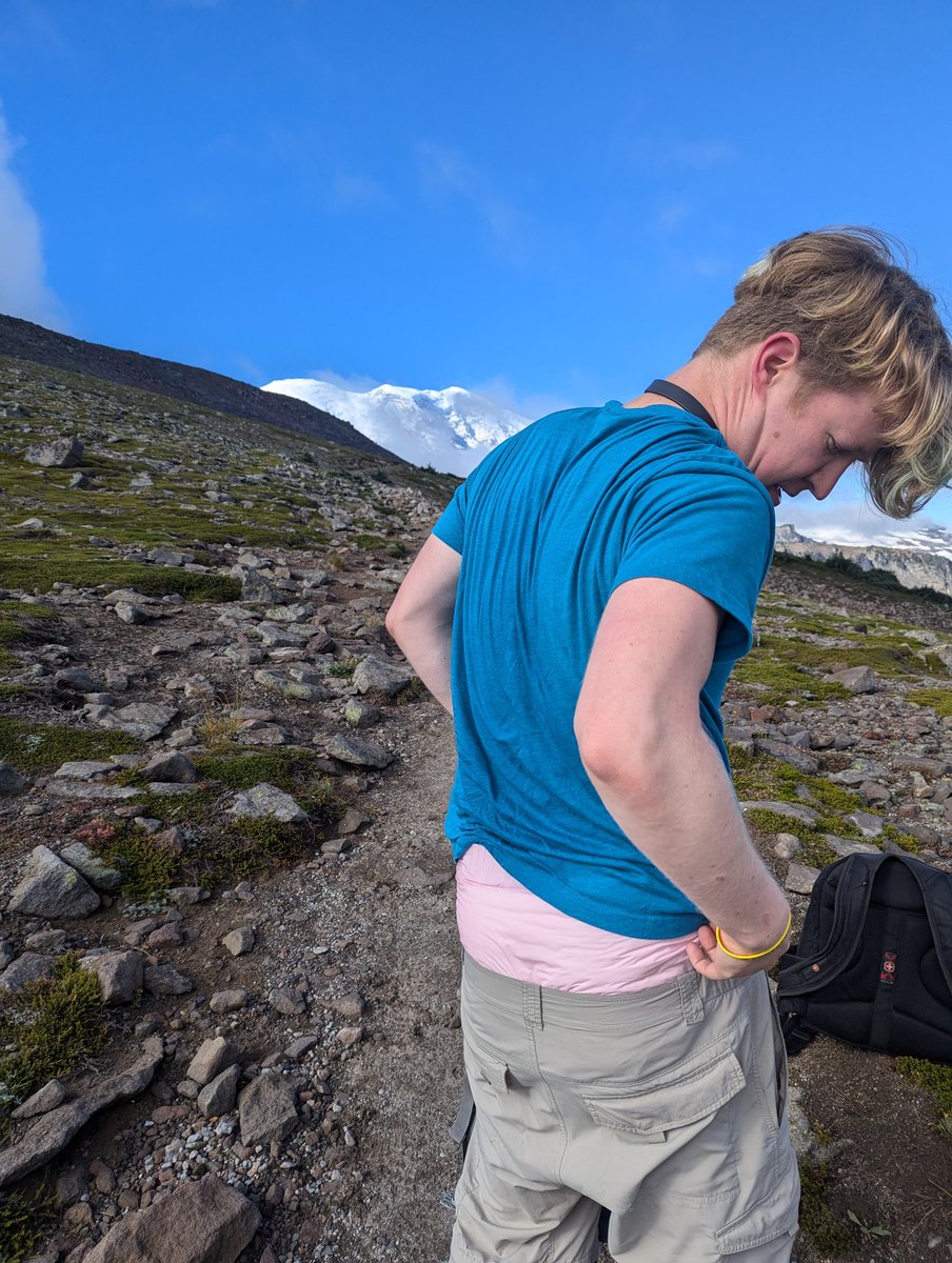 CubbyAdventure's tweet image. My kiddo be peeking at every turn ;3 @BabbyZansky

Dad doesn't even need to tell him at this point, he shouldn't even have pants to begin with hahaha