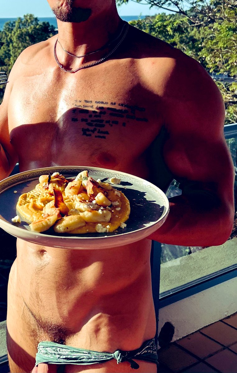 Naked chef tweet media