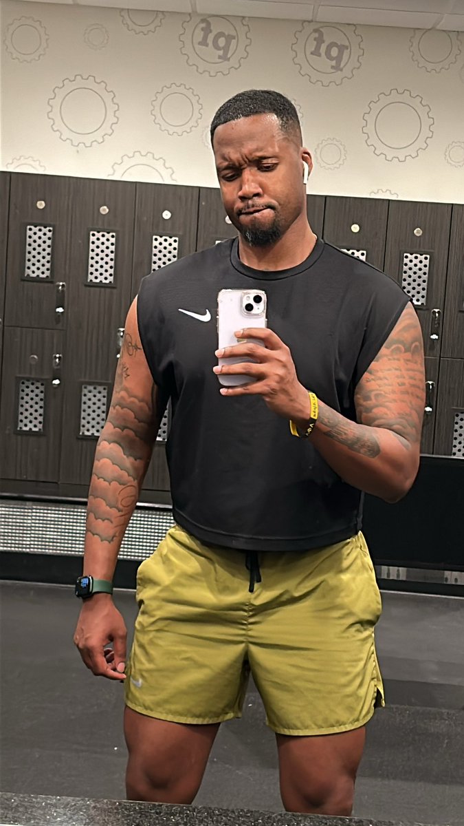 _MaalRashaad's tweet photo. Big Body Benz x #Roadto36 https://t.co/BFc5jZOcYd