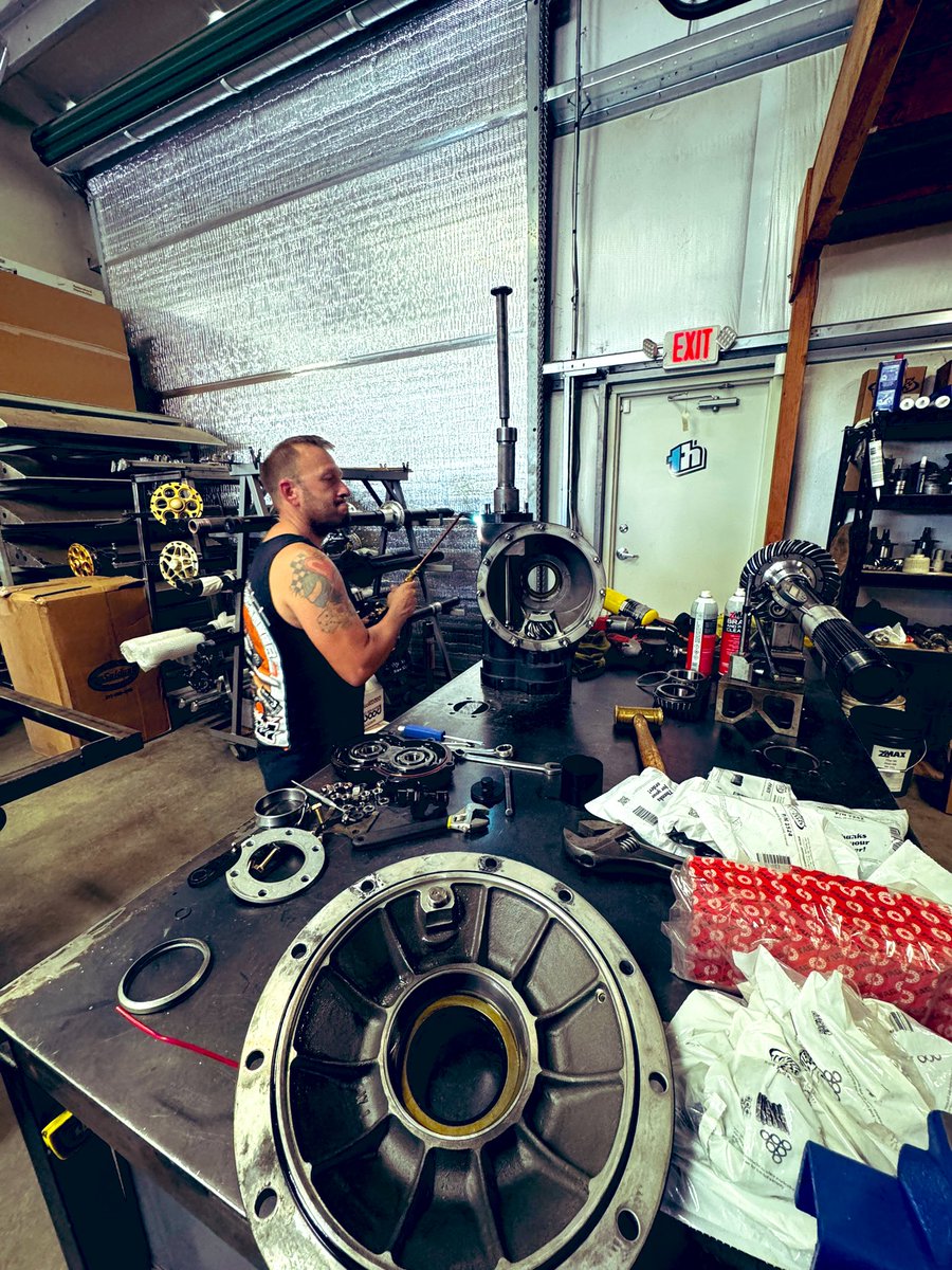 Life out on the road is tough! Guys like this is what helps us keep going! Thank you <a href="/TinerHirstEnt/">Tiner Hirst Enterprise</a> for getting us all squared away! Time to put it back together and get back after it tomorrow with <a href="/HighLimitRacing/">High Limit Racing</a>!