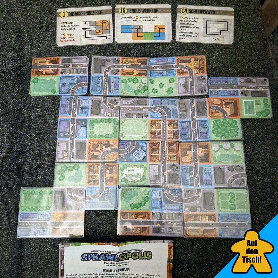 aufdentisch1's tweet photo. Gestern Abend habe ich auf der Couch noch eine schnelle Erstpartie #Sprawlopolis gespielt. Die Solo-Puzzelei ist eine nette Herausforderung - die ich beim ersten Versuch knapp verpatzt habe. 😅
#AufDenTisch #Kartenspiel #Brettspiele #BoardGames #solo @FrostedGames @buttonshy https://t.co/OrGvrKOinN