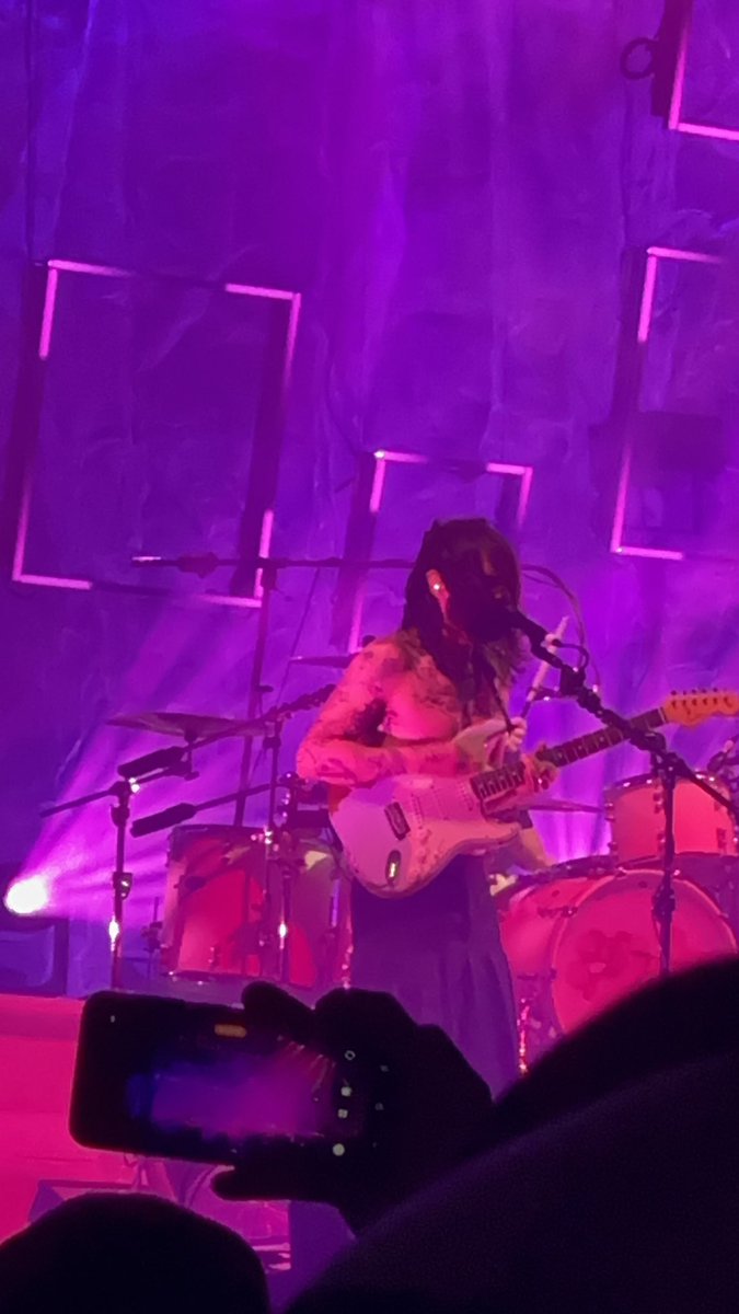 Joeteb's tweet photo. Biffy clyro was bloody brilliant 😍😍 https://t.co/uuNp9aZcxJ