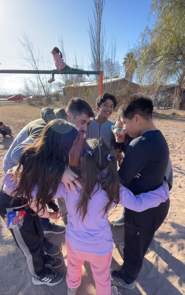 FESTEJO DIA DEL NIÑO EN EL CHILCAL.. Seguimos llevando alegría, juegos, música y muchas sorpresas a las niñas y niños del Departamento. Gracias por la colaboración de todos para la organización 😚
Hermosa tarde de domingo 😁