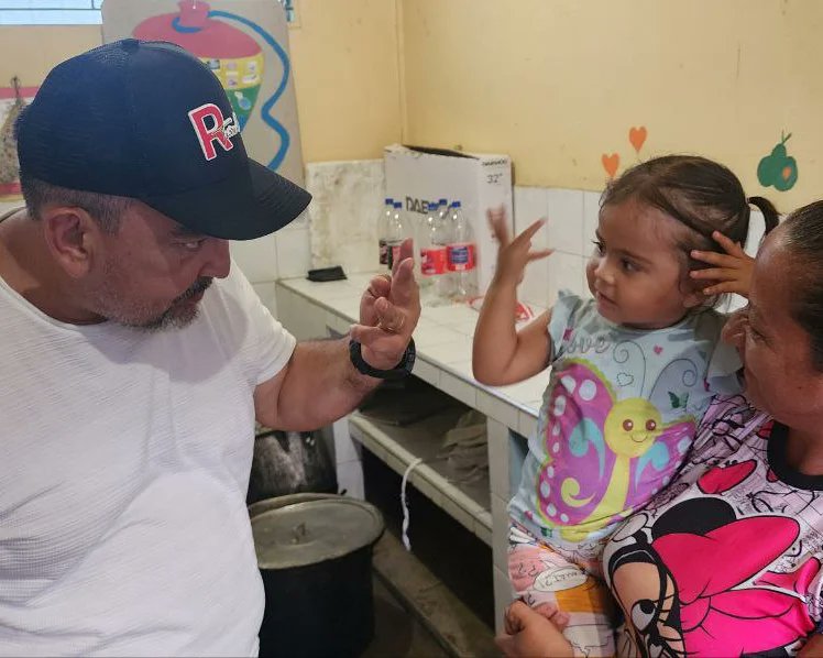 Gracias a todo nuestro pueblo por las innumerables muestras de afecto por mi cumpleaños. Un abrazo ¡Dios los bendiga!