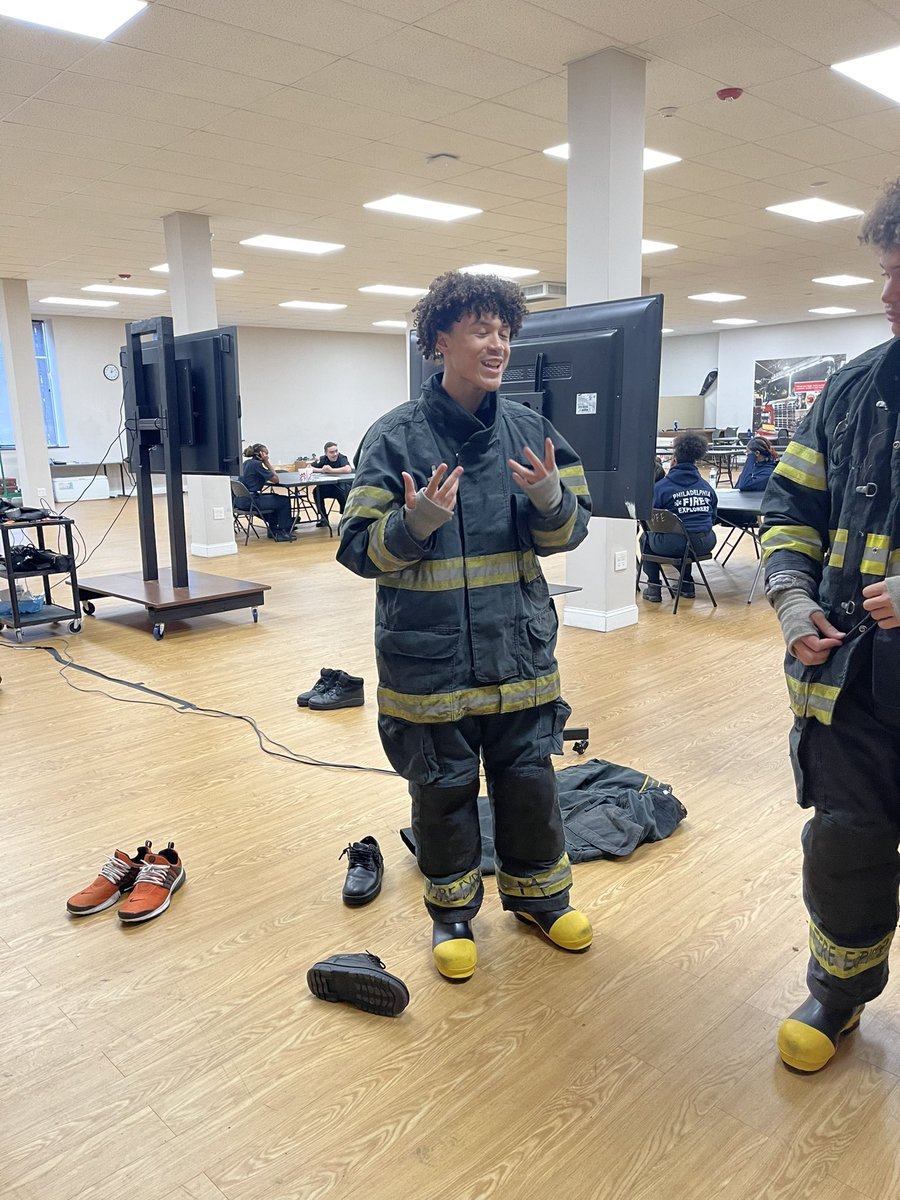 Fire1873's tweet photo. Last Saturday’s Explorer confined space training at the PFD Recruitment Center. PFD Explorers are Community Focused and Response Ready! @PhillyFireDept @PhillyMayor https://t.co/6o2TMfkEHa