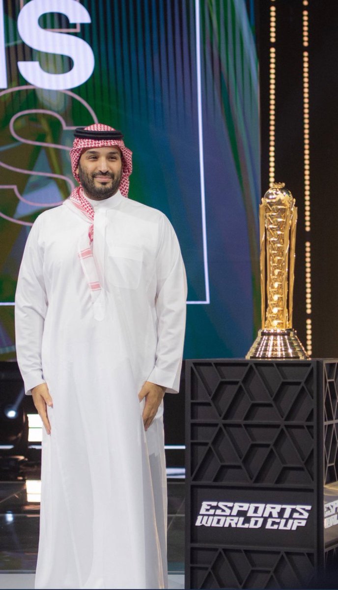 حرٍ ليا منه شلع ركّد الريح
فعايله كبد السماء عارفتها 
  #ولي_العهد_في_EsportsWorldCup
#محمد_بن_سلمان‌