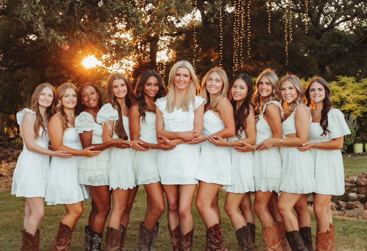 HHSCBC's tweet photo. Senior Sunday never looked better!#hebroncheer #seniorsunday https://t.co/35X2gCCGGU