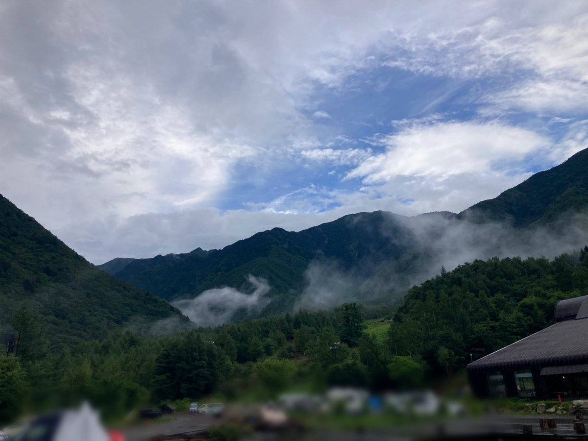 mado_pino's tweet photo. おはようございます

現在の木曽駒冷水公園の気温は21℃
深夜の豪雨も上がり今日は夜まで晴れ模様の予報です

全国から本当に美味しい物のみを取り揃えている売店で、最近特に人気を集めているスイーツが北海道のソフトクリーム専門店のMILKY CROWN♪
牧場の命の恵みから生まれた幸せスイーツです🐄 https://t.co/ifr2nKd2SM