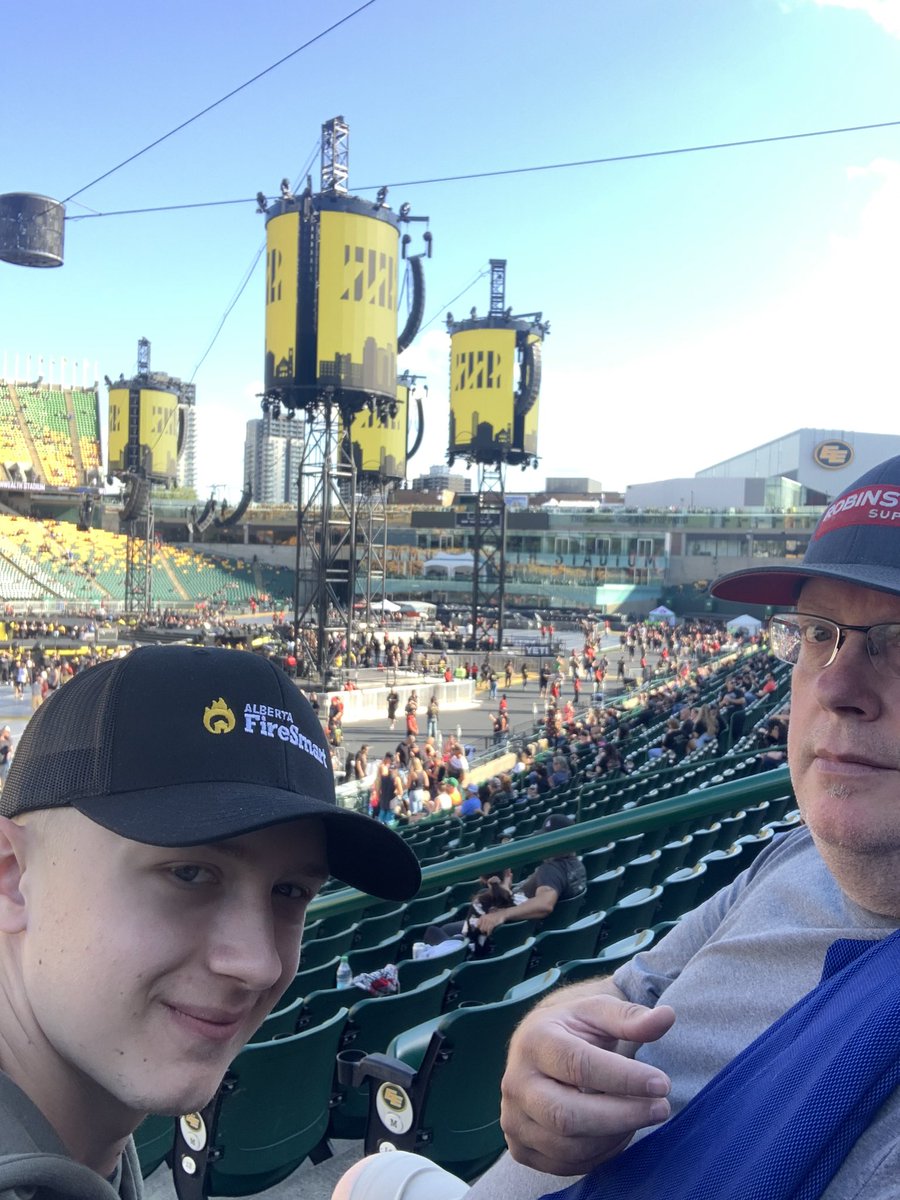 DOCDaveOB's tweet image. Metallica, 5FDP, and Ice Nine Kills tonight with my boy. Great first concert for him.  #Metallica #yeg