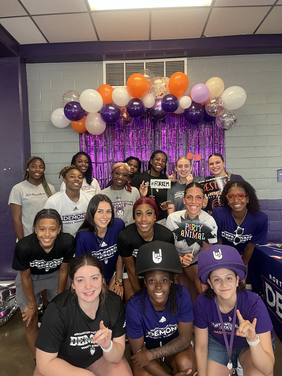 Thank you ⁦<a href="/KevinBostian/">Kevin Bostian</a>⁩ and staff for hosting tonight’s “Welcome Back BBQ”! Ready to start week #2 😈🏀