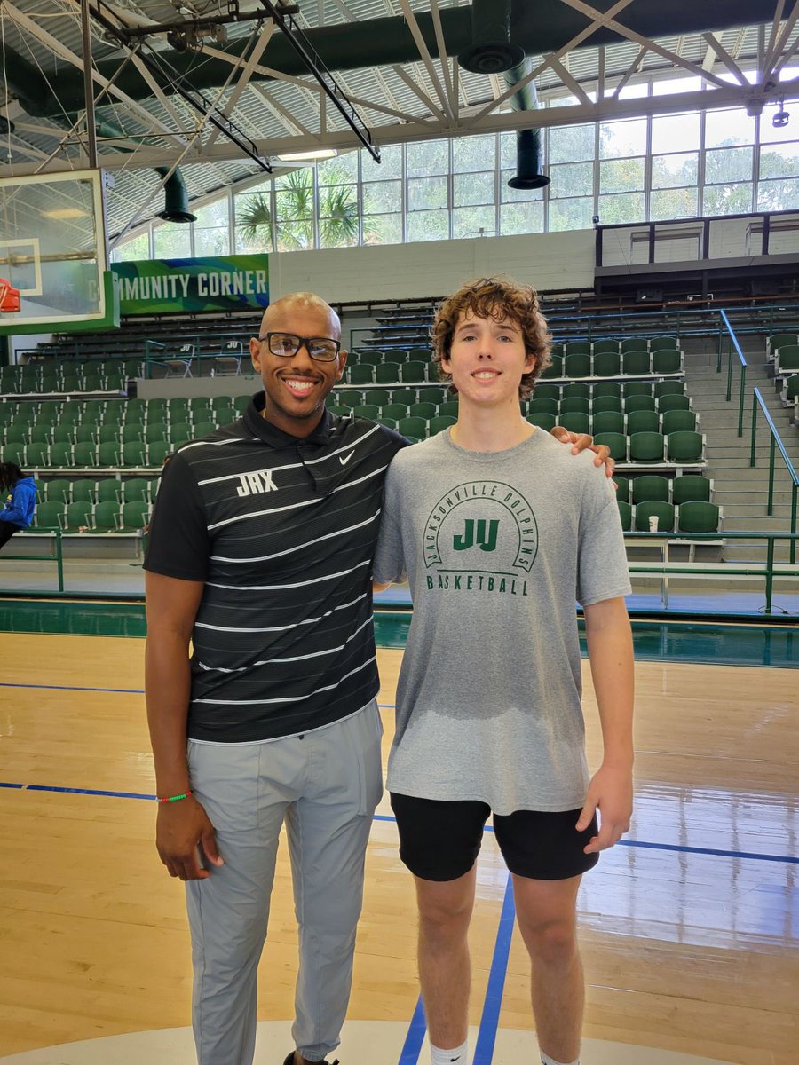 Dylan Reach tweet media