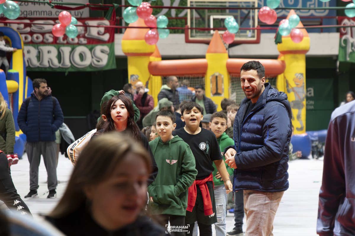Aguada_oficial's tweet photo. Una gran tarde en 🏠 

Niños y niñas disfrutaron del evento organizado por la Subcomisión del hincha, formativas y femenino. 

📸 Abraham Torres
#ConEntusiasmoYValía🔴🟢 https://t.co/q0i0Sj0FoB