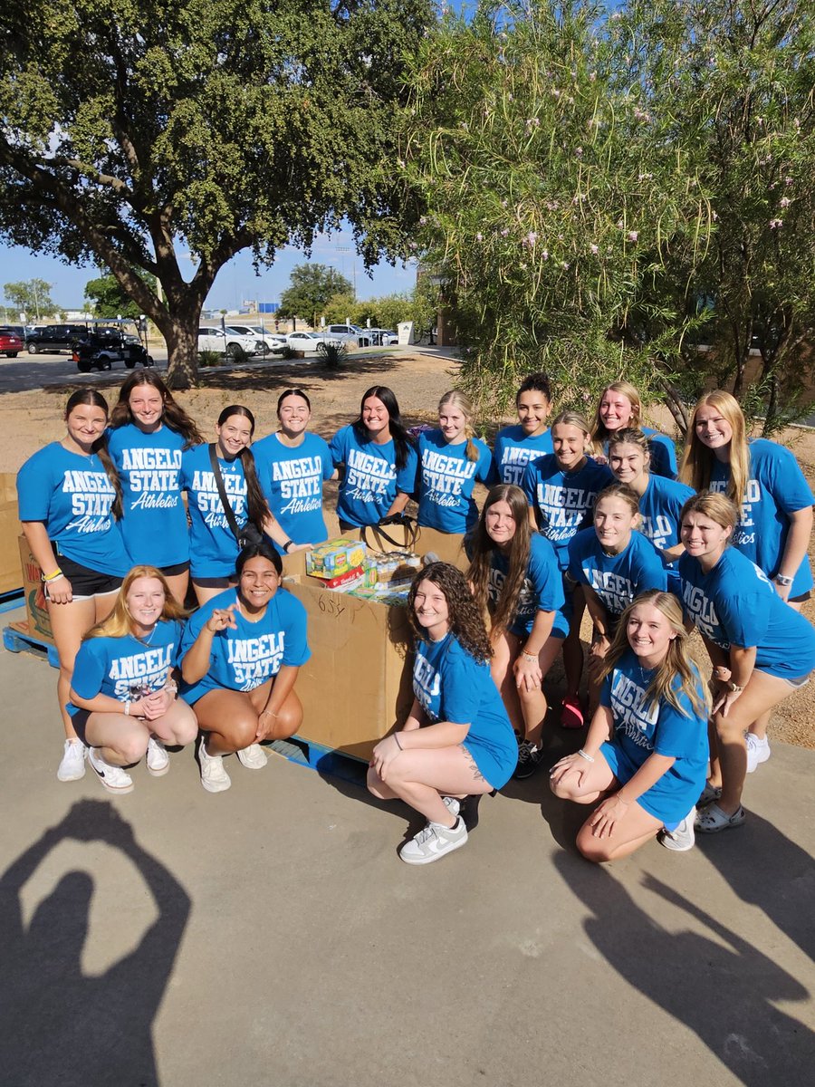 551 cans of food donated by a total of 18 players!!!  The 2024-25 team is committed to this community! #ConchoValleyFoodBank #RamFam #D2Softball