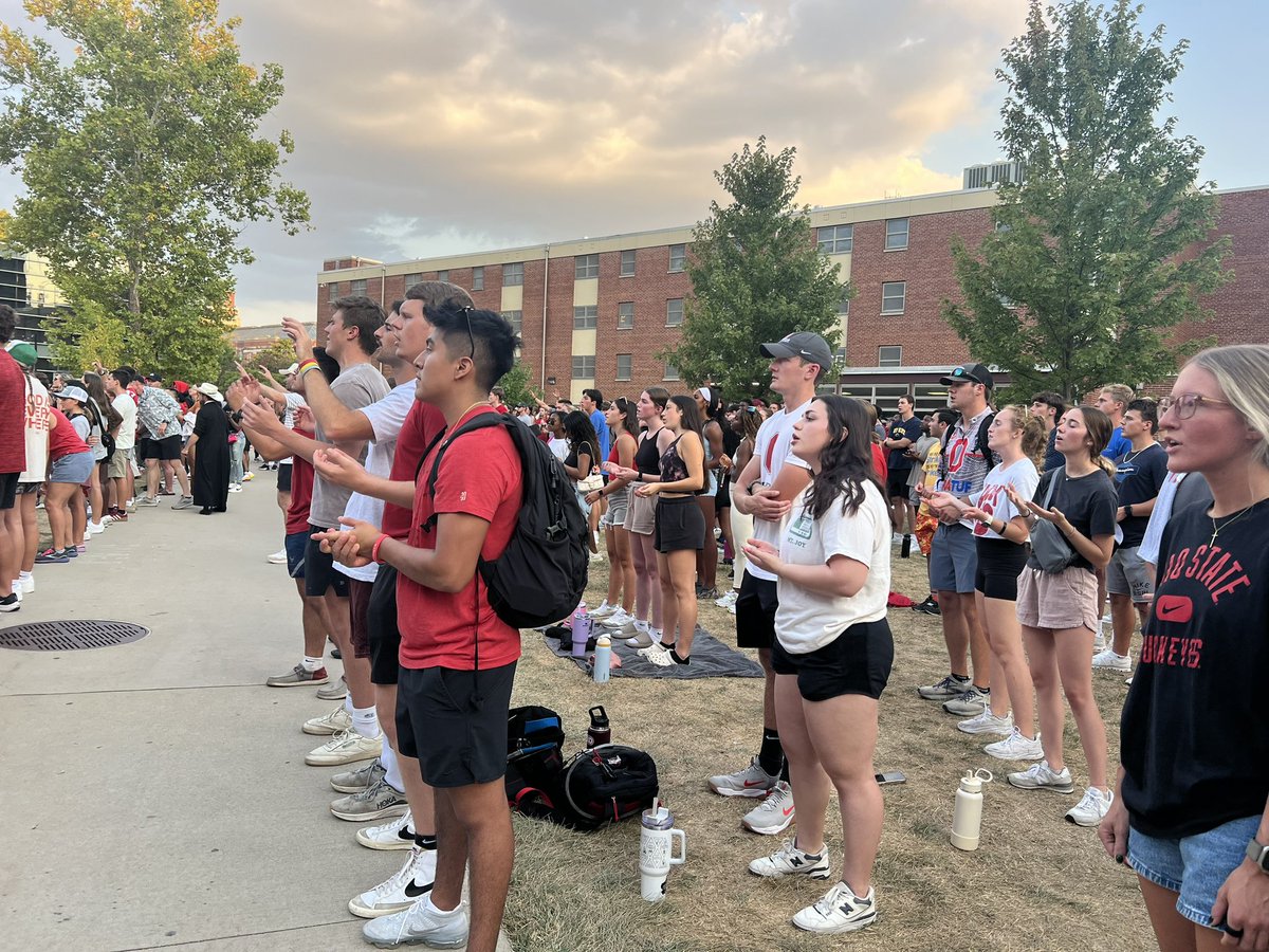 TheLantern's tweet photo. BREAKING NEWS CONT.: The hundreds of people gathered appear to be of all ages, both university- and non-university-affiliated. https://t.co/WTR5shf67S