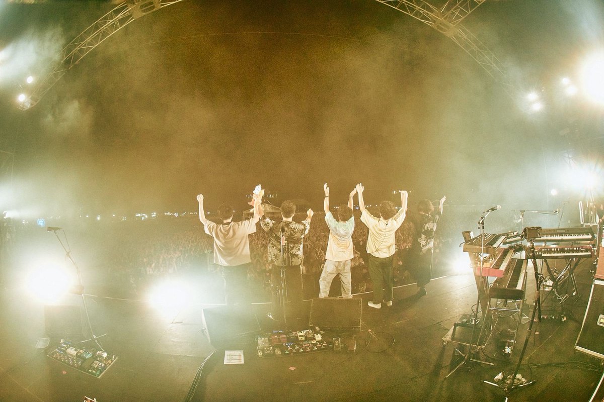 h_s_g_w_d_i_k's tweet photo. 【10th WILD BUNCH FEST. 2024】ありがとうございました。
あのロケーション、あの風、昼から走り回り大声を出していたはずなのに最後まで本気で音楽をやったあなたにすごく感動しました。
パワーがあり過ぎて今日を元気に過ごしているか心配ですがまた来れるように精進します。
photo:@imdaisukesakai https://t.co/9WJiA8DUb9