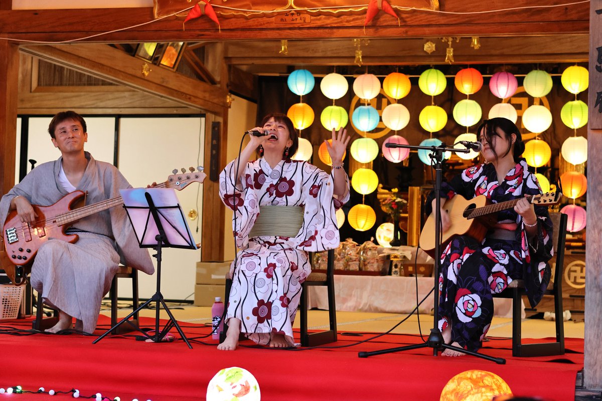 himeji503's tweet image. 8月24日　寿福寺でのxilinx.ライブ🤩
うまちゃん。とanjieeeは、カラオケ大会の司会もされていました😊
#xilinx.