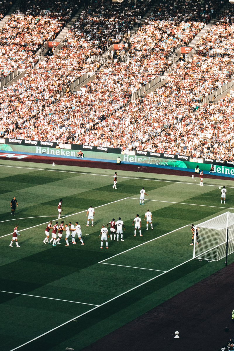 Hurbeee's tweet photo. West Ham VS Aston Villa 17/082024 

#PremiereLeague #WestHamUnited #AstonVilla #football #wallpaper #footballwallpaper https://t.co/o7OrY5Vh5L