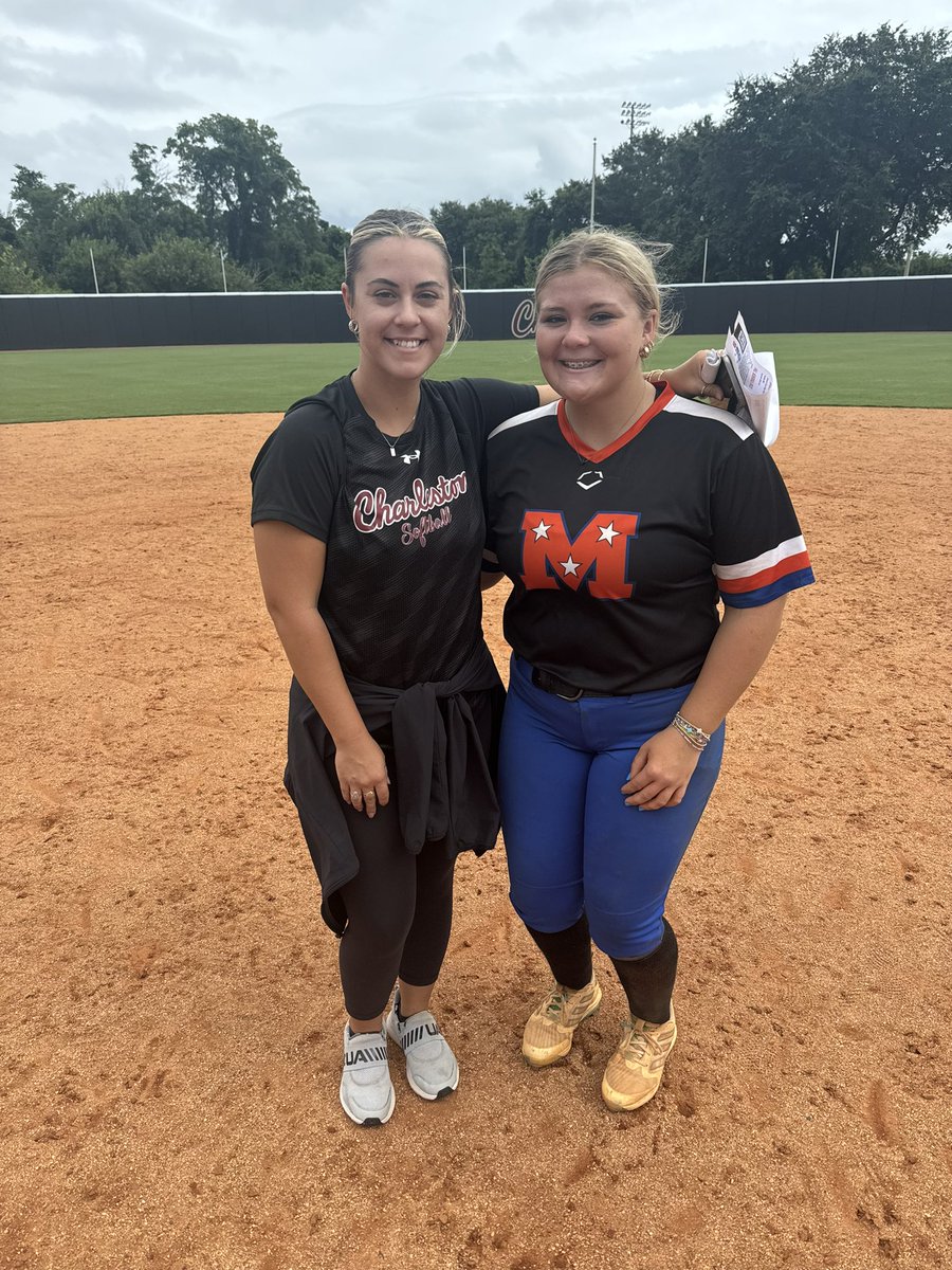 Thank you so much <a href="/CofCSoftball/">Charleston Softball</a> for a great camp!! 2-0 in the games👏🏻💪🏻 <a href="/CoachLynch20/">Tracey Lynch</a> <a href="/MaggieMrowka/">Maggie Mrowka</a>