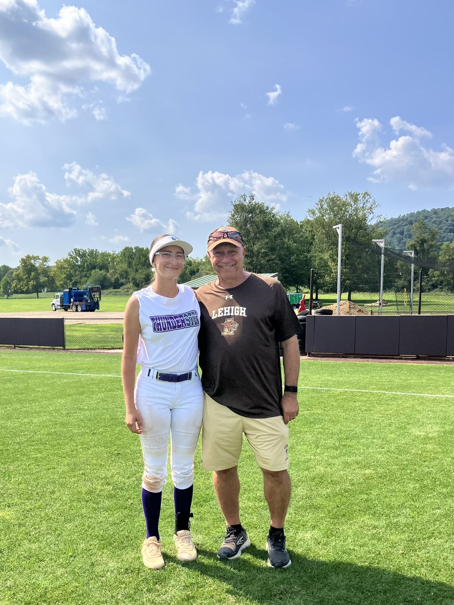 ZShtraikh_2026's tweet photo. 🙏Thank you so much @Lehighsoftball 🥎 ���️ Heading back to Austin after learning from some of the best! Coaches and players were all amazing. The Lehigh campus was truly AWEsome! 
Perfect #photobomb Coach Gonzales!
@ThunderstixCTX 
#collegegoals https://t.co/VdbDLho3bR