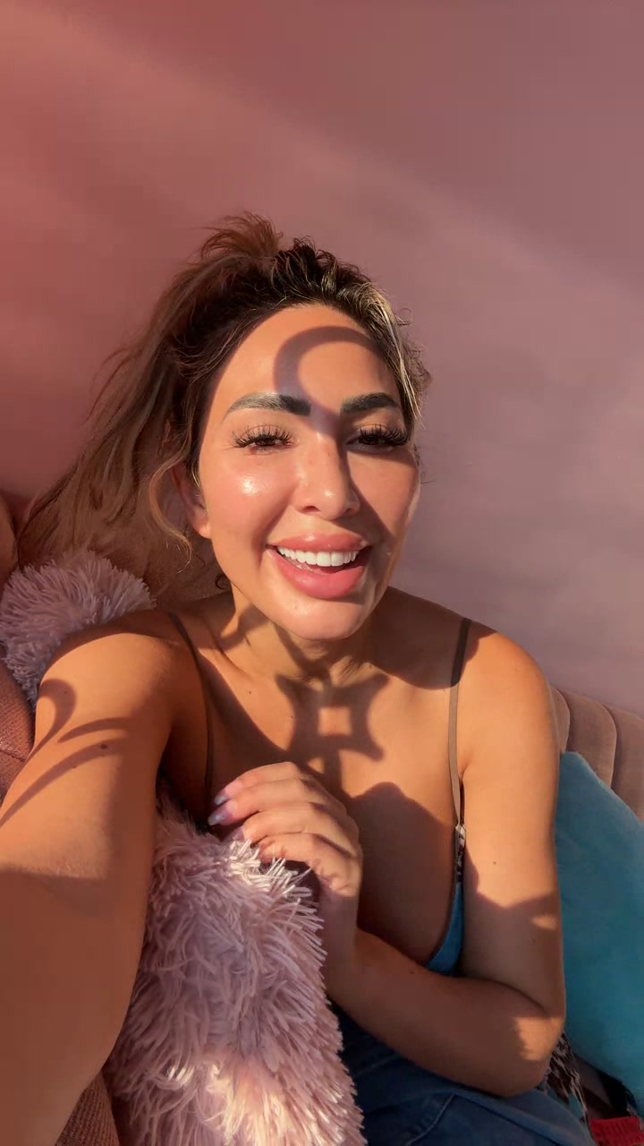 FARRAH ABRAHAM OFFICIAL is live now! https://t.co/XJ9zoXprzq https://t.co/nG1XlzyHSi