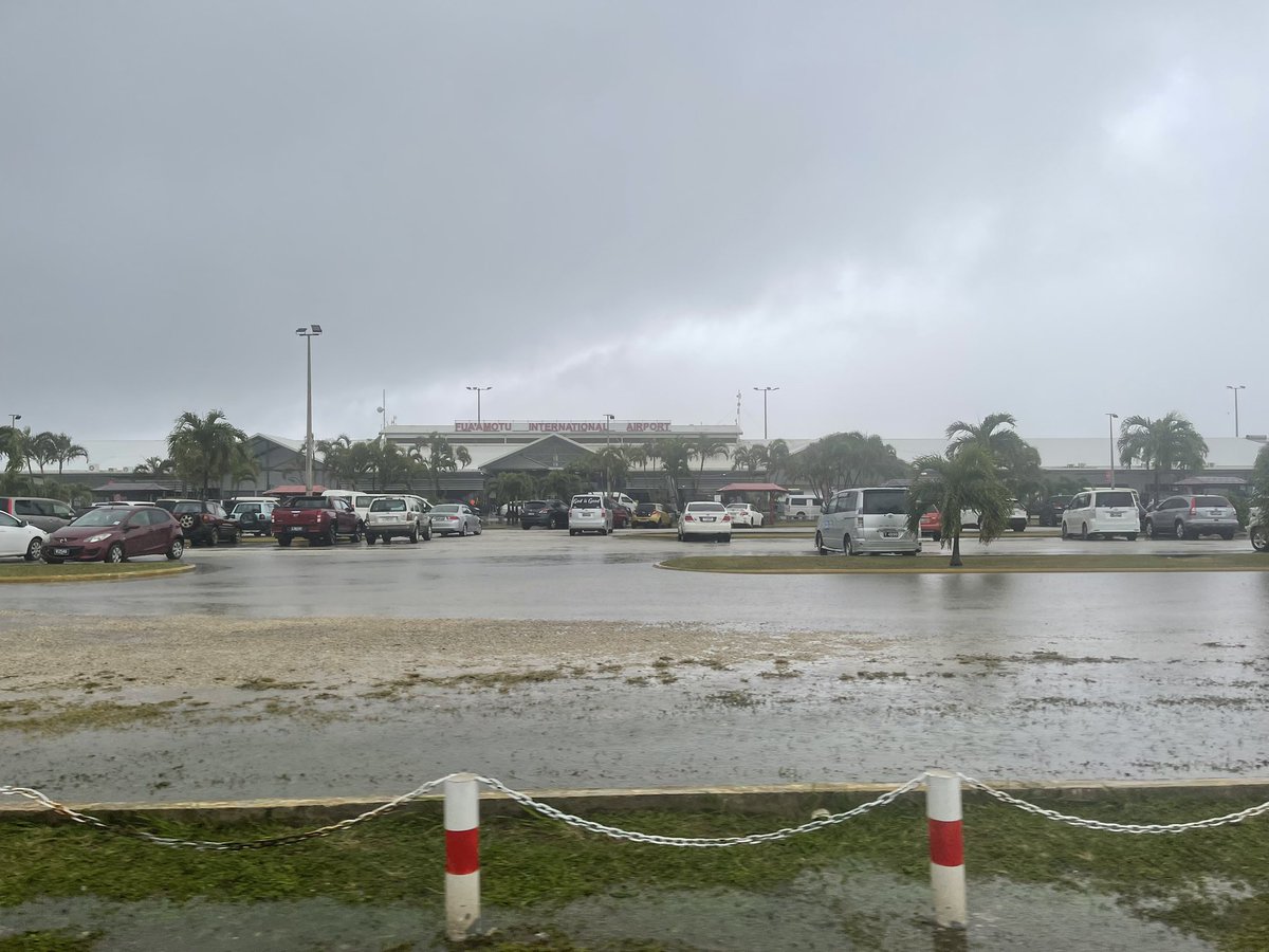 pskarthigeyan's tweet photo. A chance meeting with President of New Caledonia.A quick run in pouring rain frm aircraft to terminal.A brief chat with Foreign Secretary (Fiji) in baggage area. Two gentle tremors while waiting for the Liaison Officer.All in 30 mins.Namaste &amp; Malo e lelei Tonga. 🙏🏼😊🙏🏼#53PIFLM https://t.co/tVC79q6GZT