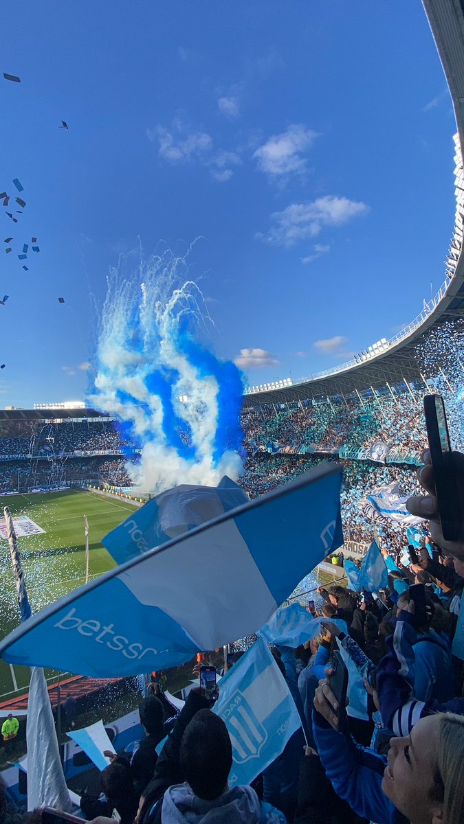 lukaperiale's tweet photo. Abro hilo con fotos del recibimiento, pasen las mejores que tengan. https://t.co/9gjWQofc1w