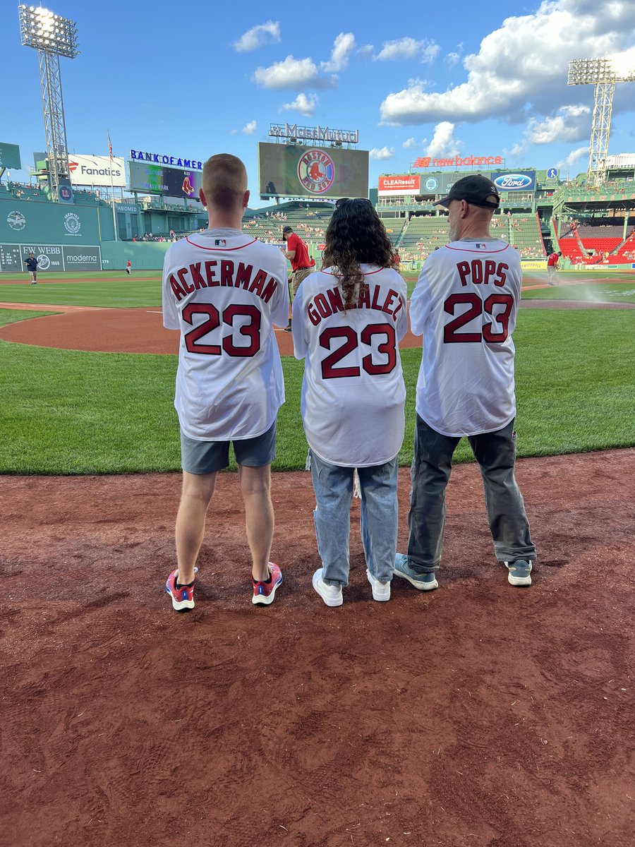 #hestartedit! Enjoyed hanging out with my family, fellow 2023 Fenway Bowl Honor Roll Monster winners Jasmine and Rob, seeing our friends from the Red Sox and Wasabi for a beautiful evening at Fenway Park-You can see Wally made the first move on the beard before I grabbed his! 😄
