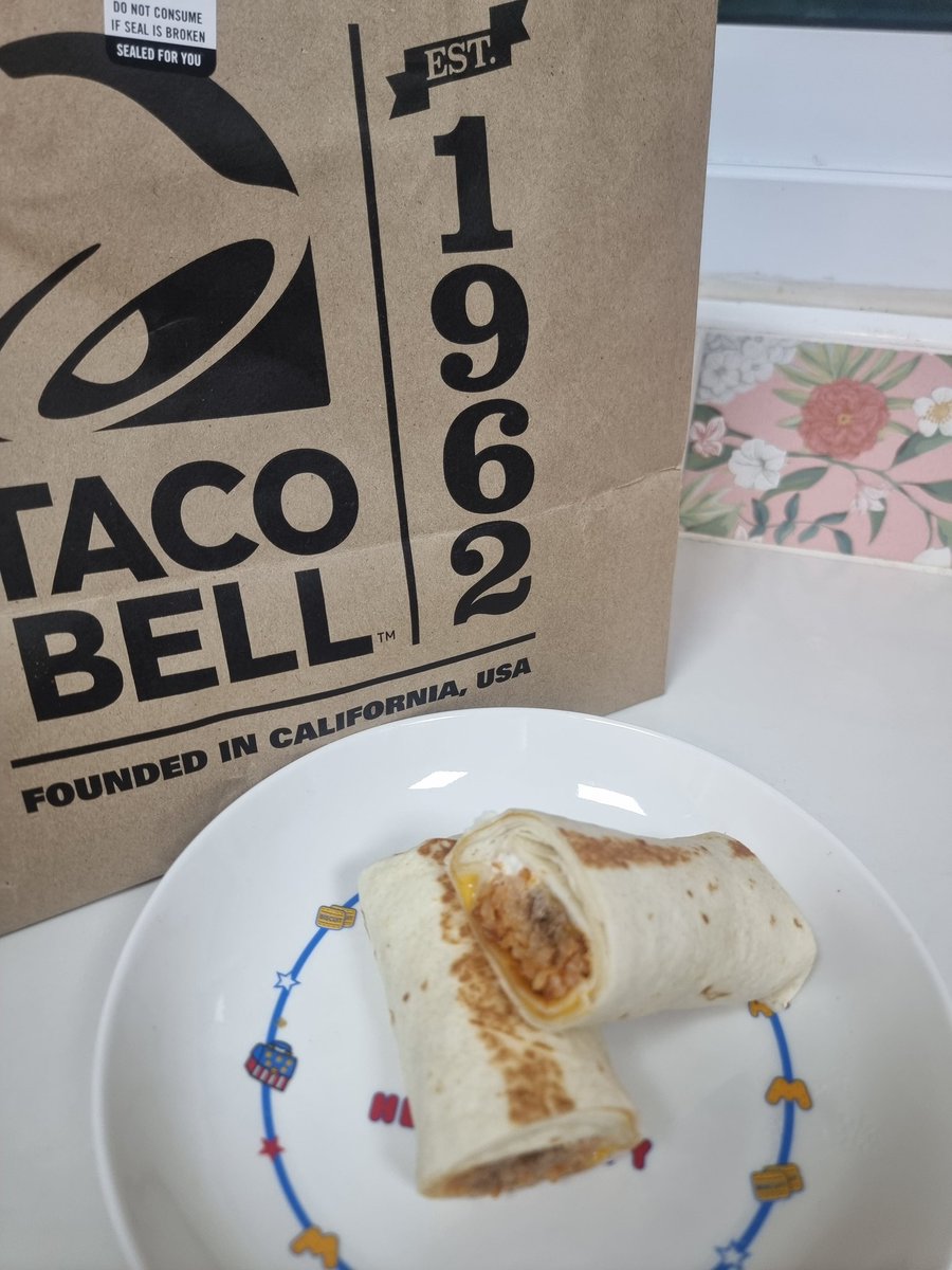ThanyasornK's tweet photo. Monday Morning with TACO 🌮 #aug26 https://t.co/XIEcZLih4k