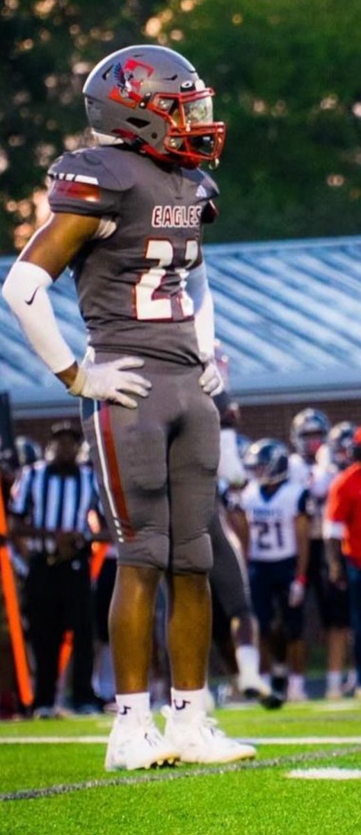 hudl.com/v/2Ptvnh Week 1 highlights against JP2 finish with 🐶💕
9tackles
5 tackles for loss
39-31 win over JP2 
@Coach4343 <a href="/EastNash_FB/">East Nashville HS FB</a> <a href="/CoachDom615/">Dominique Harris</a> 
<a href="/3DHarris/">D. Harris</a> <a href="/615Preps/">615 Preps</a> <a href="/NCEC_Recruiting/">NPA</a>