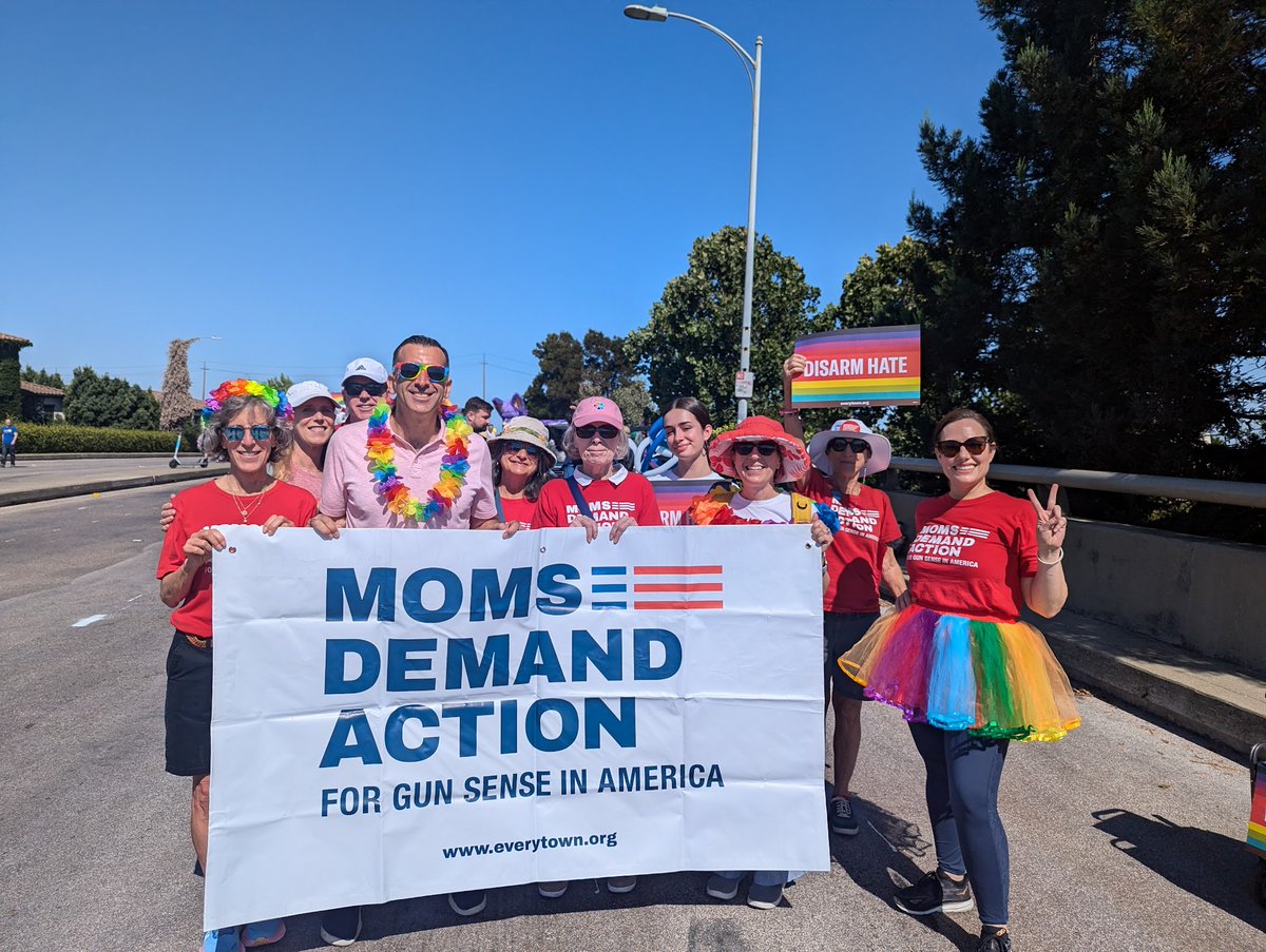 San Jose <a href="/MomsDemand/">Moms Demand Action</a> volunteers and supporters met former San Jose Mayor Sam Liccardo while walking in the Silicon Valley Pride Parade. Thank you for your leadership in preventing gun violence! <a href="/sliccardo/">Sam Liccardo</a>  #disarmhate #momsareeverywhere