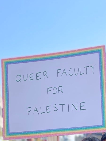 OttawaF4P's tweet image. Faculty for Palestine proudly took part in @FierteCapPride in Ottawa today. Staff, students, &amp;amp; faculty from #uOttawa and #CarletonU took to the streets with messages of love, solidarity, and liberation.