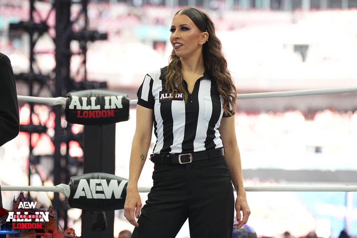 RefAubrey's tweet image. Today I got to officiate four incredible matches in front of 50K people, and then I watched my favorite wrestler win a world championship. Today was the best day.

Living the dream

#AEWAllIn