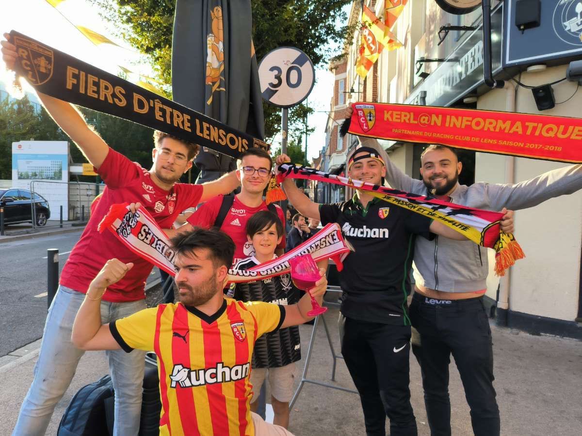 clemdu29490's tweet photo. @VictoriaPeteux @RCLens @SB29 On confirme , accueil impeccable et beau moment partagé au Loco ! https://t.co/pPYctCZLg9