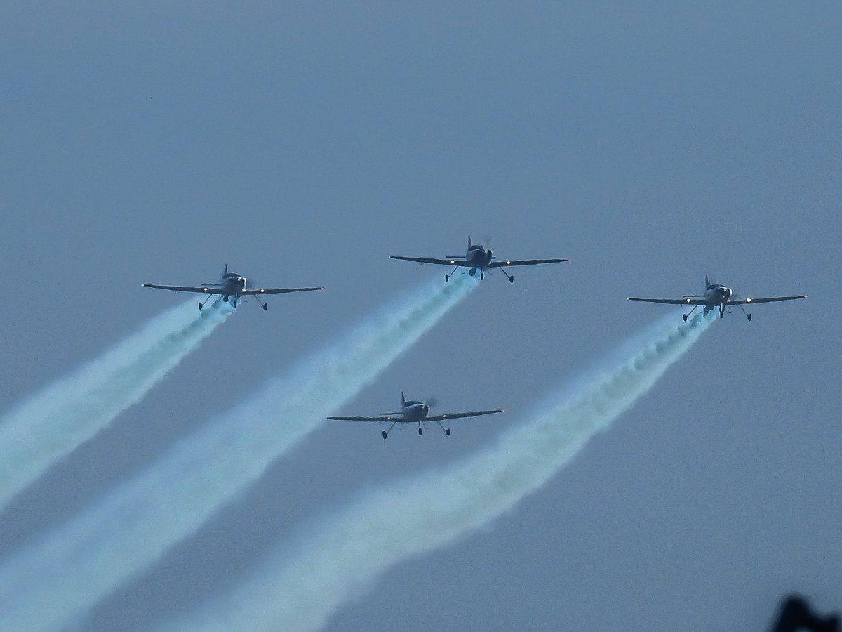 deibyperea's tweet photo. revista aerea corre como el viento y aniversario 105 años de la fuerza aerea colombiana @FuerzaAereaCol https://t.co/2TKthlx6Z4