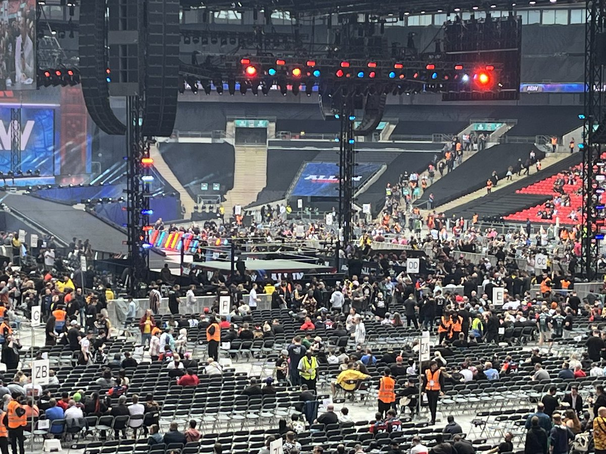 ChardCoplin's tweet photo. Had such an amazing time at Wembley this evening #ALLIN https://t.co/wtF0eZ6Smx