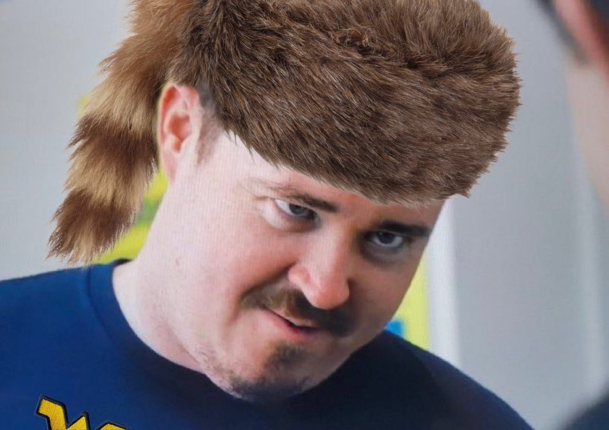 BlueLotBussin's tweet photo. Aug 31st, 11:30 am, 6 hours after you entered the blue lot and your boy asks if you’re ready to head in https://t.co/3NOFWWJww2