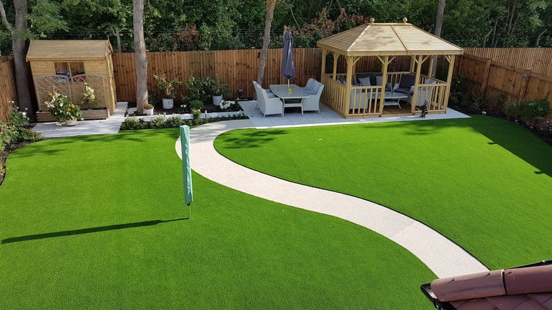 Ruby04033330's tweet photo. #Artificialgrass is designed to withstand heavy foot traffic, making it suitable for high-traffic areas like sports fields and playgrounds. 
Visit Now: https://t.co/x5OuQZOAtZ
Mail us: info@artificialgrassdubai.com https://t.co/axbvQvz2pW