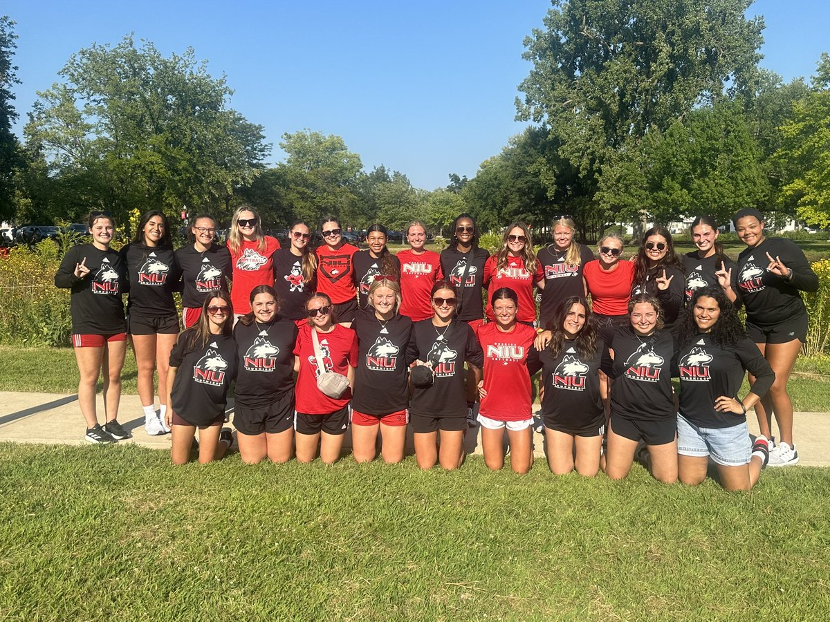 Such an eventful Sunday for these Huskies!

✔️First team meeting 
✔️President’s Picnic 

Now getting ready for the first week of school.