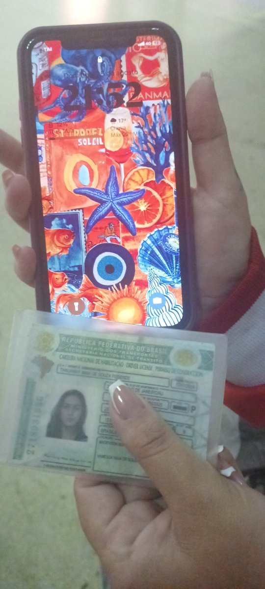 licahribeiro's tweet photo. Thauanny Maia de Souza Resende, seu celular e sua CNH está na sala de segurança do Maracanã. 

Só você pode retirar! 

Pessoal, dá um RT aí pra ajudar a achar a menina!

SRN! https://t.co/zuMJopqVAT