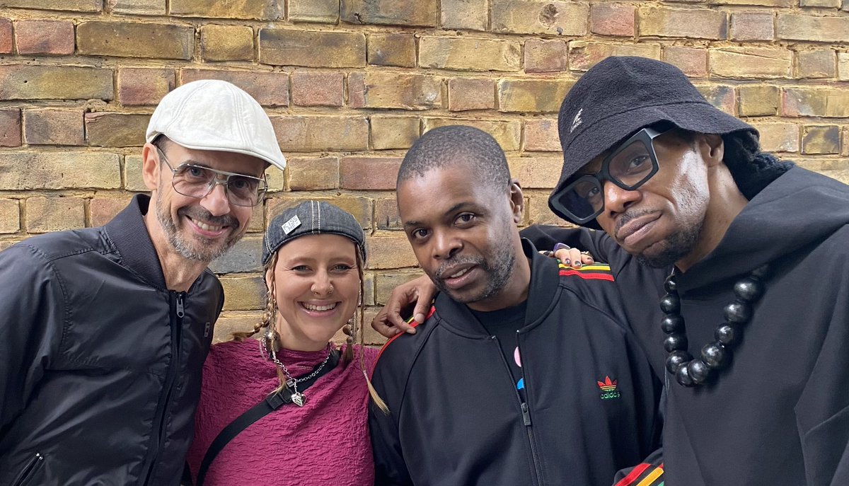 iMantús (@i_mantus) on Twitter photo Meanwhile at Nottinghill Carnival…
<a href="/Don_Pascal/">Don Pascal</a> <a href="/AllyshaJoy/">Allysha Joy</a> #IGCulture <a href="/i_mantus/">iMantús</a> Meanwhile at Nottinghill Carnival…
<a href="/Don_Pascal/">Don Pascal</a> <a href="/AllyshaJoy/">Allysha Joy</a> #IGCulture <a href="/i_mantus/">iMantús</a>