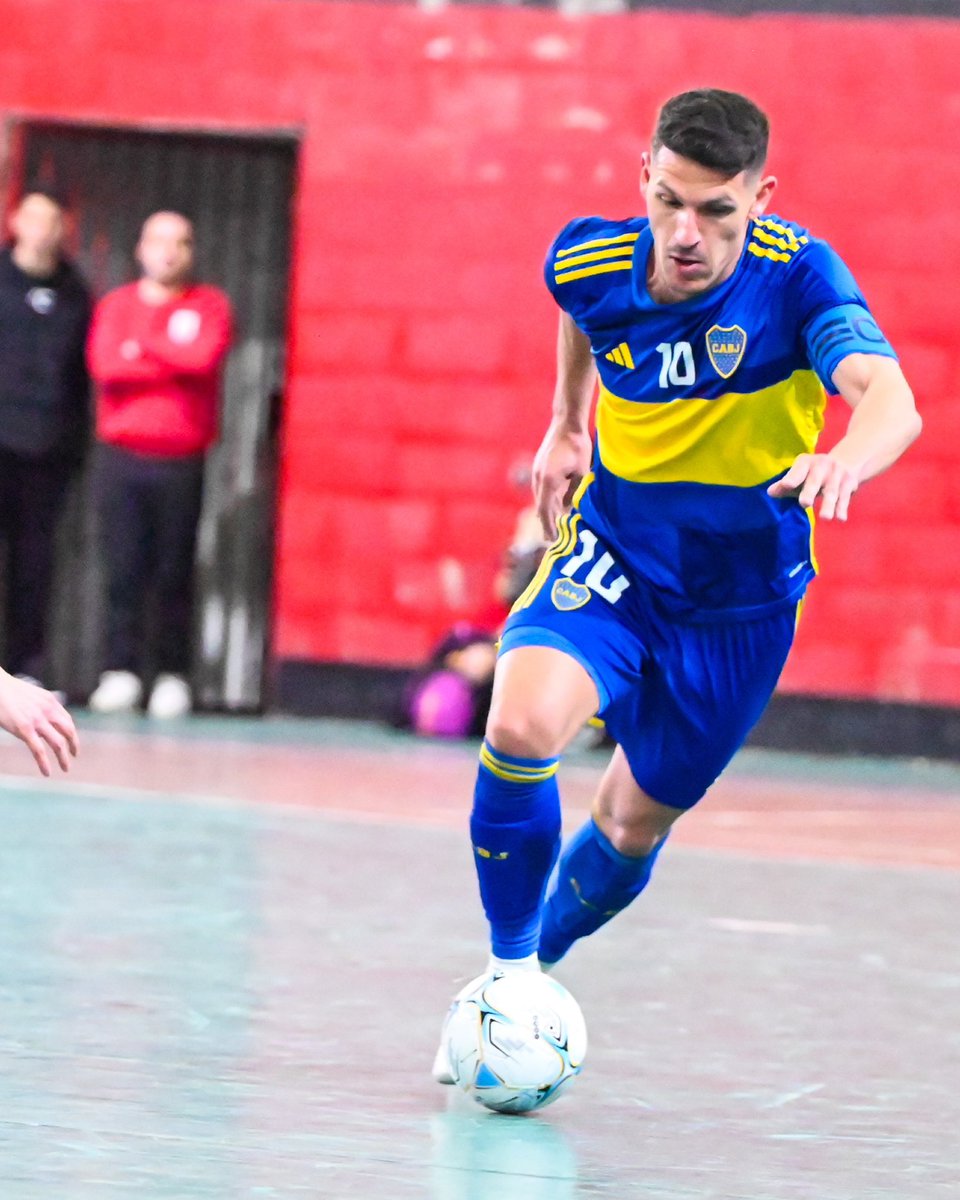 BocaFutsal's tweet photo. ¡𝗙𝗜𝗡𝗔𝗟 𝗗𝗘𝗟 𝗣𝗔𝗥𝗧𝗜𝗗𝗢!

Jorge Newbery 2 - #Boca2

☑ Goles: Riveras y Brasesco

El Xeneize suma un punto de visitante y acumula 46 en el Torneo ¡Vamos Boca! 👊

#DaleBoca 🔵🟡🔵 https://t.co/orRUrDrc1a